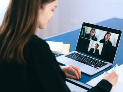 Zoom, Skype, Teams… pourquoi la vidéoconférence nous fatigue ?